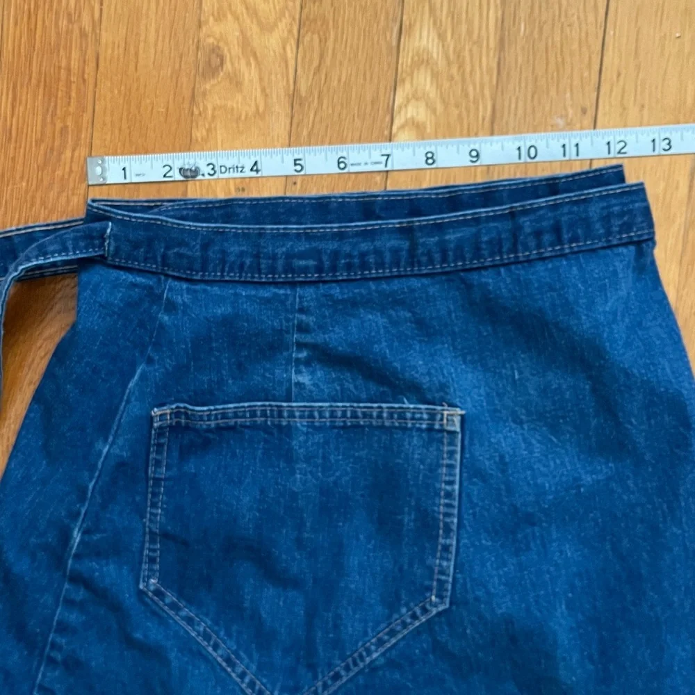 1970s Daylily Embroidered Wrap Waist Denim Blue Jeans Adjustable A-Line Skirt Sm - Picture 12 of 15